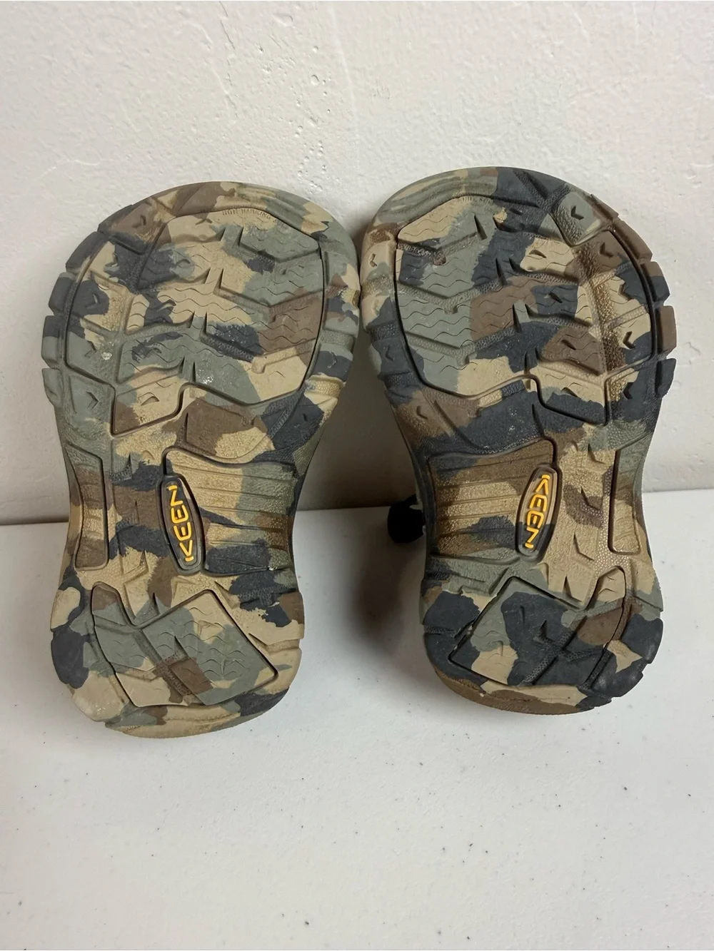 Keen olive lacing